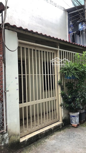 nhà cách mạng tháng tám -vip tân bình - giáp quận 10 - 64m2 - cấp 4 -giá 5,99tỷ-lh toản