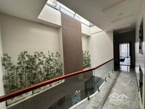 mt ngay sân bay 7,05x30m cn 192,3m2 hầm 5 tầng, hdt 100tr tháng, giá 43 tỷ