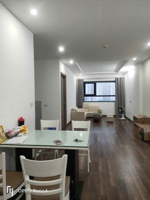 cho thuê căn hộ chung cư viễn đông star- trương định, 86m, 2 pn full đồ 10 tr, nhà đẹp mới