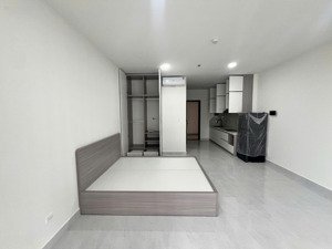 căn 1 phòng ngủ nội thất vừa nghiệm thu xong cần cho thuê. loại 1pn diện tích 40m2 lớn nhất ở dự án
