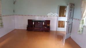 cho thuê nhà nguyên căn có sân đậu xe hơi,xe tải cho gđ,hộ kinh doanh gần ga metro thủ đức 10triệu