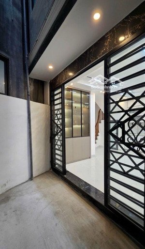 chính chủ bán nhà triều khúc,nhà phân khúc vừa tiền ngõ nông - nhà đẹp long lanh - tầm tiền