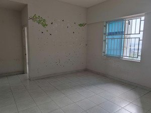 bán căn hộ phú mỹ thuận. 87m2, 3pn, 2wc, nhà trống. giá: 2,3 tỷ
