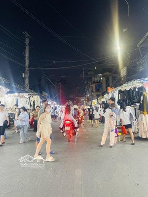 cần bán nhà phố phùng khoang. giá chỉ có 12,8tỷ.
siêu phẩm 6 tầng thang máy - 9 phòng ngủ