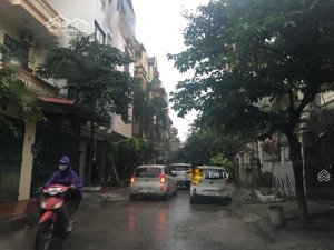 chính chủ nhờ bán nhà phân lô đa sỹ_mặt tiền 6m_ô tô chạy ầm ầm_kinh doanh_cho thuê văn phòng_82 m2