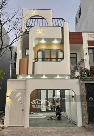 cho thuê nhà 3 tầng mới xây- đảo vip - hòa xuân - mát mẻ