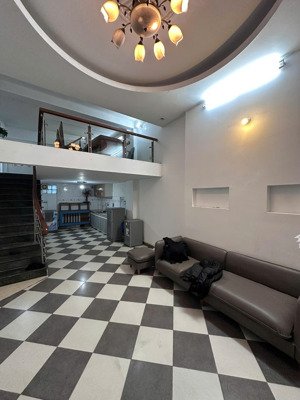cho thuê nhà định công hạ, 55m x 3 tầng, giá 11,5 triệu/ th, 3 ngủ, full nội thất