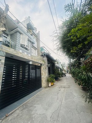 bán nhà hẻm 1/ gần lâm văn bền , dt 95m2 giá 9.4ty