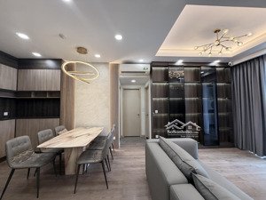 cho thuê chung cư richstar , 5pn 3wc 139 m2 full nội thất đẹp, nhà mới 99%