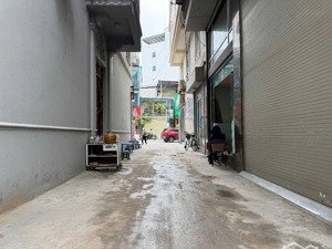 bán nhà việt hưng-long biên-35m2-10,x tỷ- ôtô tránh-kinh doanh- 10m ra phố