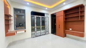 bán gấp trước tết giảm 400tr, nhà btct 4pn, 5wc, gần chợ tăng nhơn phú a , 81m2, chỉ còn hơn 7 tỷ