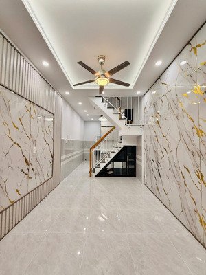 bán nhà shr trung mỹ tây q12 3x8 chỉ 2.x tỷ tl