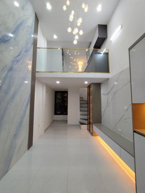 hiếm!!! nhà đẹp phố tôn đức thắng, ngõ rộng, 50m ra đầu phố, chưa đến 5 tỷ