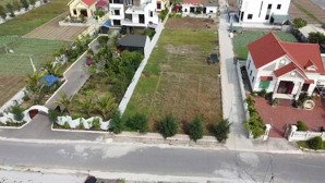 bán gấp mảnh đất sát kcn giá 2,7 tỷ. vợ chồng em cần tiền nên bán nhanh