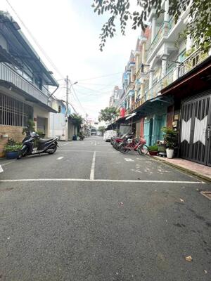 CHÍNH CHỦ GỬI NHÀ 4 TẦNG ĐƯỜNG TRƯỚC NHÀ 8M, GẦN CHỢ ĐÔNG QUANG BÙI VĂN NGỮ, HIỆP THÀNH, Q12