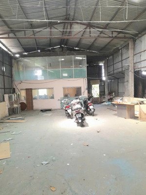 nhà xuởng cho thuê huyện củ chi, dt: 700m2, điện 3f