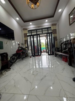 10 triệu/tháng - nhà 2 lầu 4 phòng ngủ 3wc nguyễn duy trinh cạnh chợ long trường