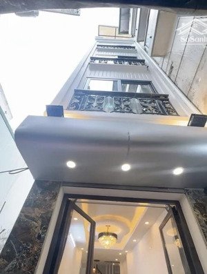 siêu hiếm ! trung tâm đống đa,30m x 5 tầng nhà đẹp ở ngay, vài bước ra phố .