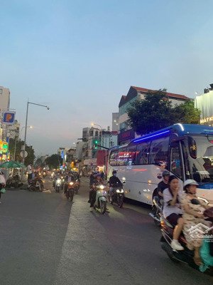 bán khuôn đất xô viết nghệ tĩnh p.25 q.bình thạnh, dt 10mx32m giá 50ty