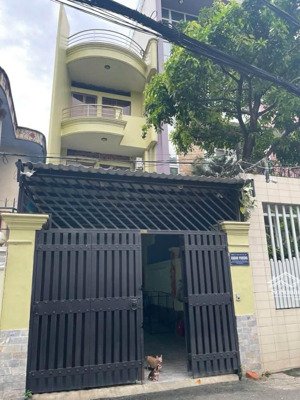 hẻm oto quay đầu - 1 trục bình quới -p.27 - bt- 4 tầng - 4 pn - chỉ 15 tỷ - còn thương lượng.