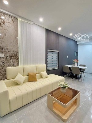 bán căn nhà 2 tầng 2 mặt kiệt 2.5m trưng nữ vương sát cầu rồng - tt đà nẵng giá 3.x tỷ