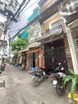 40m2, 4tầng, 4pn, 4wc, xe hơi tới cửa. bàu cát, tân bình, ni sư huỳnh liên.