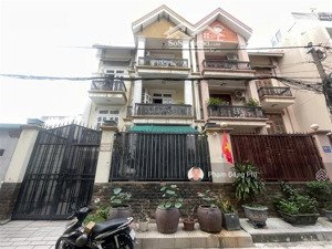 ngay nhà hàng bến xưa - vài bước ra kênh xuyên tâm, về trung tâm bình thạnh, phú nhuận rất gần.