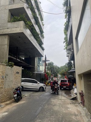 bán lô đất diện tích lớn mặt tiền đường thủ khoa huân