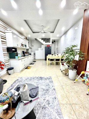 cực hot! nhà nguyễn khang, ngay mặt phố, ngõ rộng thoáng sạch, nhà mới đẹp, tặng nội thất 44m2*5t