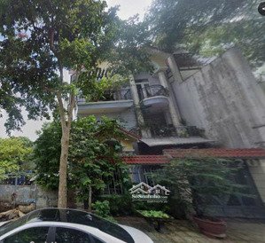 nhà đường mặt tiền đỗ bí, 7.95m x 18.7m, 1 trệt 2 lầu sân thượng, giá 20.5 tỷ