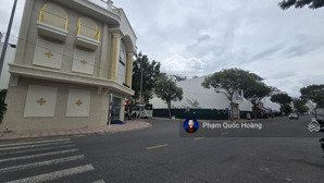 8ty lô sạch . đường 18m . kdt lê hồng phong 2 . giá tương đối ok . anh chị quan tâm liên hệ hoàng .