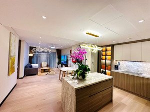 bán gấp ch hà nội centerpoint 3pn 2wc dt 80
m2 full nt giá 8 tỷ có thương lượng sâu. lh: 