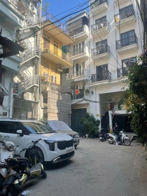 ô tô đỗ cửa ngã tư giảng võ la thành đối diện vincom giảng võ lõi ba đình
60mx5t chỉ 15,85tỷ