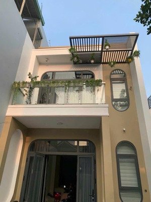 bán nhà hẻm xe hơi trường chinh, q12 -dt 6x16m sân rộng giá 6,2 tỷ