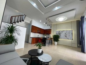 cần bán nhà ngã tư ga hẻm xe hơi kề bên gò vấp