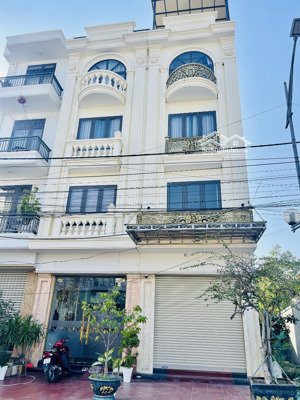 chính chủ chuyển định cư, bán nhà 4,5tầng 60m tại kđt nam ga, hà khẩu, hạ long. gần bến xe bãi cháy