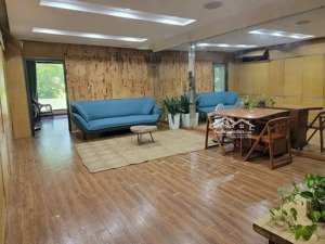 bán nhà ngõ 206 cổ linh chỉ 8.6 tỉ, nhà 60m2x5 tầng, lô góc thoáng sáng,vài bước ra ô tô