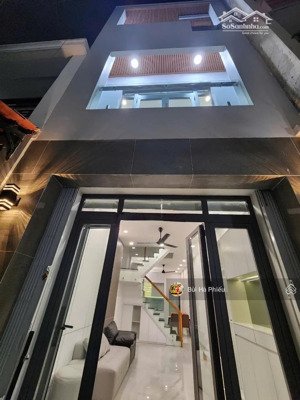 nhà trung tâm nguyễn văn cừ, quận 1 48m2, 1 trệt 2 lầu - 4pn - giá 11,5 tỷ