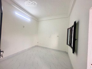 ô tô lô góc ngõ thông kinh doanh