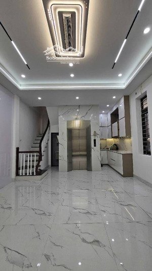 5 tầng thang máy mới tinh, phố bạch mai gần phố huế hai bà trưng.