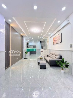 bán nhà bình tân 2 tầng - hẻm 8m thông - có phòng ngủ tầng trệt - ở ngay chỉ 5t7