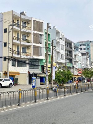 bán nhà chdv đường cách mạng tháng tám 50m2, 5tầng 7pn gần cv lê thị riêng - chỉ 9.4 tỷ