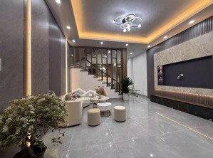 nhà đẹp ngõ nông,an ninh tốt- sát lạc trung-45m- 9 tỷ 222