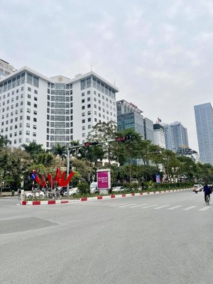 căn hộ dịch vụ cao cấp thang máy pccc lõi ba đình- dòng tiền ~600 triệu/năm- ba đình