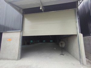 cho thuê kho đường đông mỹ, thanh trì, hn. 580m2, cao 8m, có điện 3fa, xe công đỗ cửa. giá 45k/m2