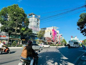 hàng đẹp giá bao đầu tư, vị trí đẹp kinh doanh hoặc cho thuê tốt ngay vòng xoay mã vòng