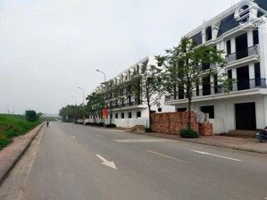 long biên. khu vip. nhà 4 tầng. dt 76m. mt 6,7m. giá chỉ 12 tỷ. đường ô tô tránh. khu vip của lo