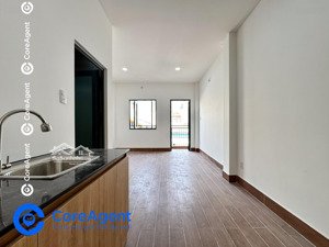 phòng trống ko nội thất mới xây - thang máy - sạch sẽ sát aeon tp - hỗ trợ thêm nt theo yêu cầu