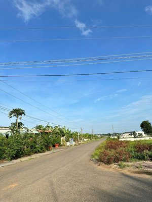 chủ ngộp gửi bán gấp lô đất đường 15 hòa long - sổ hồng riêng - phủ hồng sẵn thổ cư