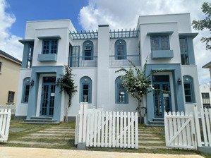 cần bán nhanh biệt thự nằm trên đường chính 16m giá 5.5 tỷ tặng full nội thất cao cấp